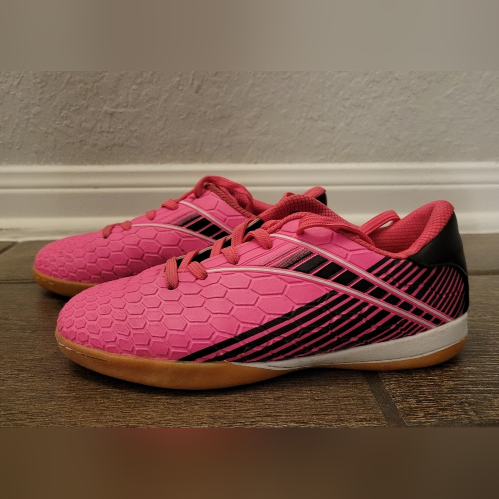 Girl’s Hot Pink With Black  Tennis Shoes Rubber Sole Laced Size 2(indoor soccer)